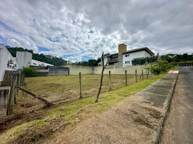 Terreno no Bairro Santa Catarina